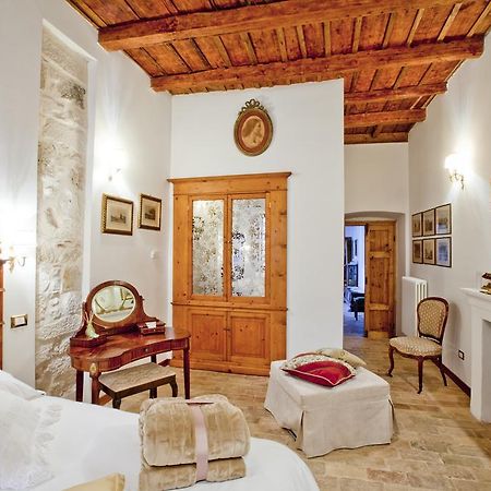 B&B Il Marchese Del Grillo Sulmona Rum bild