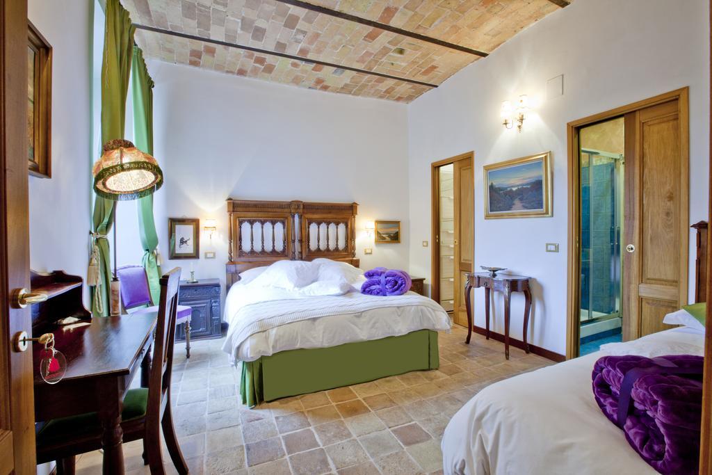 B&B Il Marchese Del Grillo Sulmona Rum bild