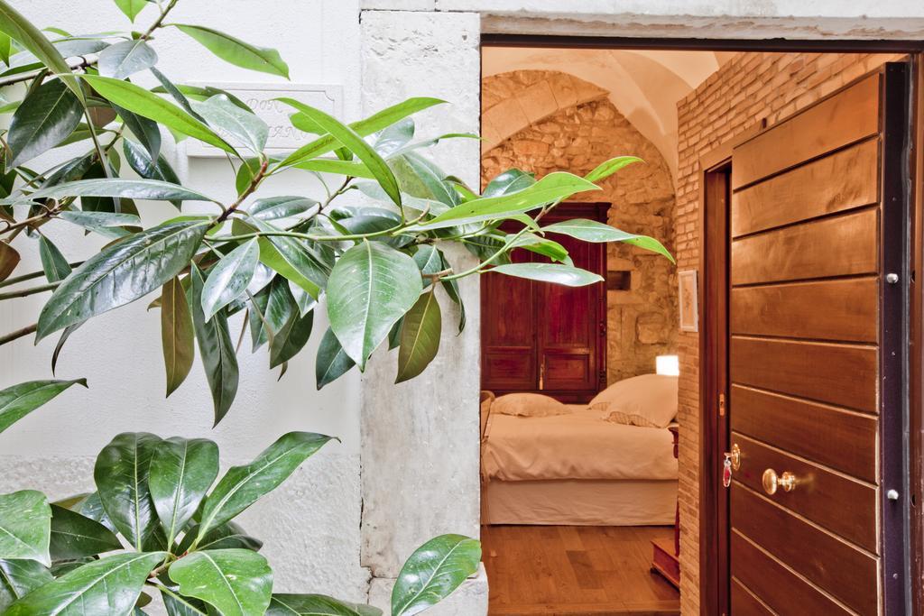 B&B Il Marchese Del Grillo Sulmona Rum bild