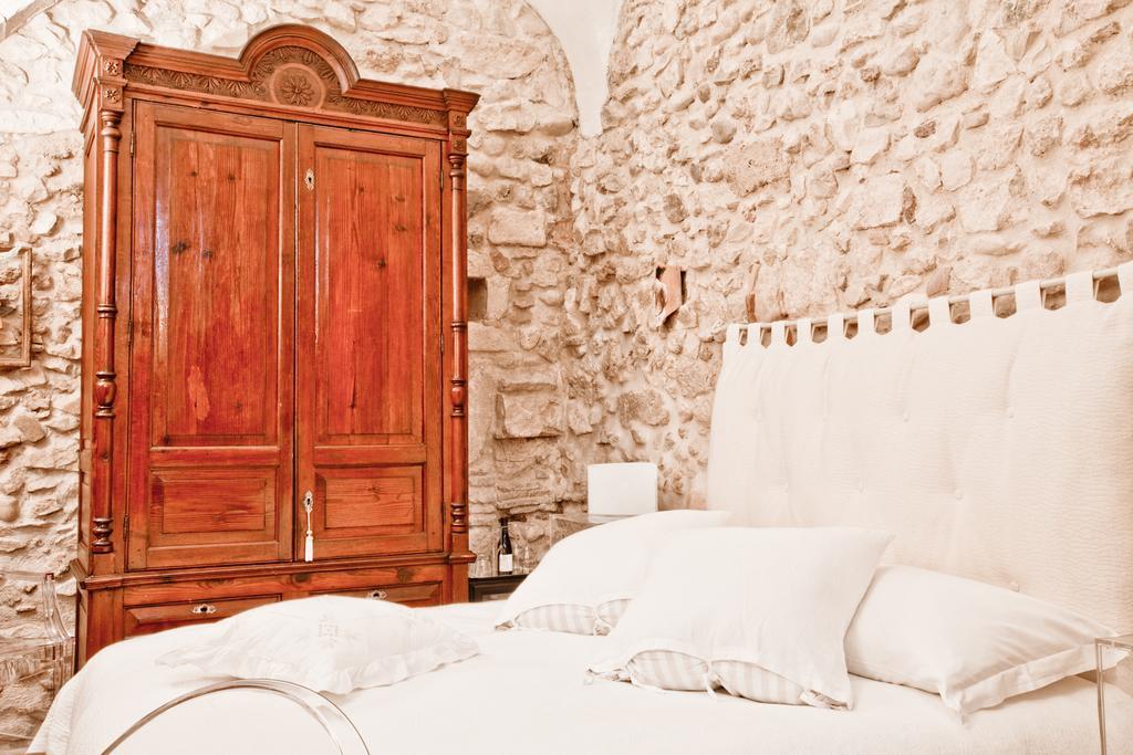 B&B Il Marchese Del Grillo Sulmona Rum bild